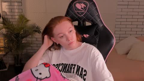 Snapshot of honeyautumn chatting on December 2024 02:49:02 AM honeyautumn online show from December 2024 02:49:02 AM