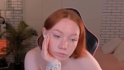 Snapshot of honeyautumn chatting on December 2024 02:41:01 AM honeyautumn online show from December 2024 02:41:01 AM