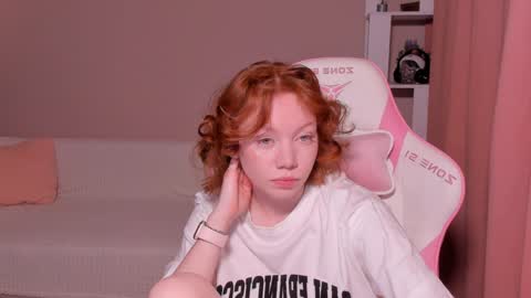 Snapshot of honeyautumn chatting on January 2025 12:06:02 AM honeyautumn online show from January 2025 12:06:02 AM