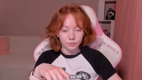 Snapshot of honeyautumn chatting on February 2025 12:22:02 AM honeyautumn online show from February 2025 12:22:02 AM