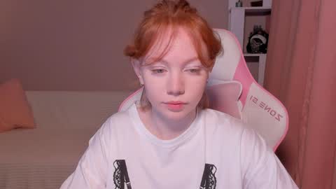 Snapshot of honeyautumn chatting on February 2025 12:06:02 AM honeyautumn online show from February 2025 12:06:02 AM