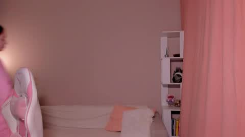 Snapshot of honeyautumn chatting on February 2025 12:08:02 AM honeyautumn online show from February 2025 12:08:02 AM
