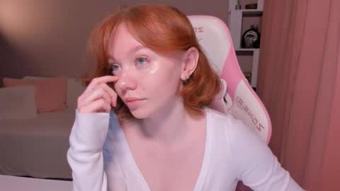 Snapshot of honeyautumn chatting on March 2025 12:44:01 AM honeyautumn online show from March 2025 12:44:01 AM