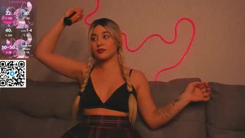 Snapshot of honeybae01 chatting on October 2025 09:04:02 PM Mary online show from October 2025 09:04:02 PM