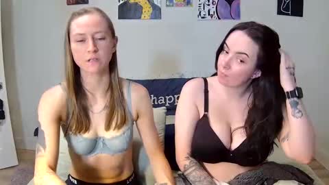 Snapshot of honeybeexx69 chatting on June 2026 12:24:01 AM HoneyBeeXx69 online show from June 2026 12:24:01 AM