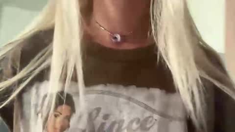 honeybun_z online show from February 2026 05:55:02 PM