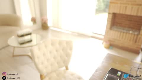 Snapshot of honeyco57 chatting on March 2025 04:51:02 PM Jessie online show from March 2025 04:51:02 PM