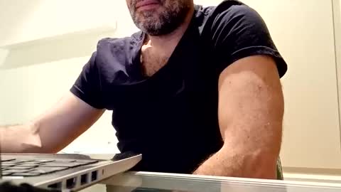 Snapshot of honeydaddyforyou chatting on March 2025 09:26:02 PM honeydaddyforyou online show from March 2025 09:26:02 PM