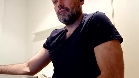Snapshot of honeydaddyforyou chatting on March 2025 03:24:01 AM honeydaddyforyou online show from March 2025 03:24:01 AM