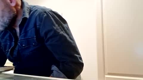 Snapshot of honeydaddyforyou chatting on March 2025 06:43:01 PM honeydaddyforyou online show from March 2025 06:43:01 PM
