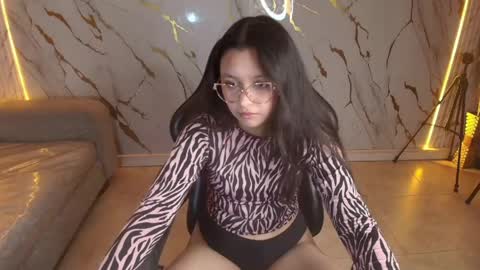 Snapshot of honeydoll_tf chatting on May 2026 01:30:02 PM honeydoll_tf online show from May 2026 01:30:02 PM