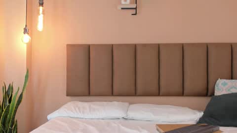 honeygray02 online show from October 2025 12:19:01 PM