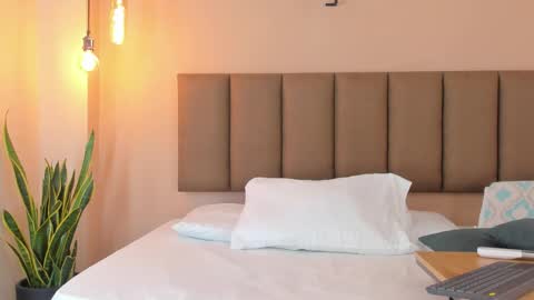 honeygray02 online show from November 2025 03:06:01 AM