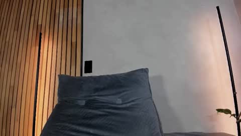 Sofia independent model online show from December 2025 11:39:02 AM