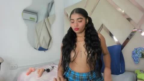 honeyht online show from April 2026 07:07:02 PM