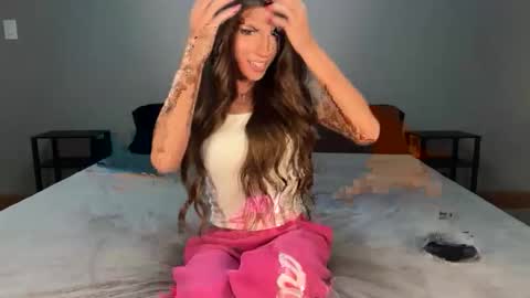 HoneyVelourTS online show from April 2026 10:25:02 PM