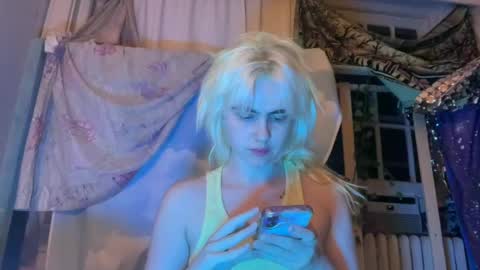 Snapshot of honeyxlimbed chatting on July 2026 06:18:02 AM Emi Rose online show from July 2026 06:18:02 AM