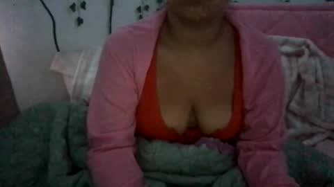 honeyyy89 online show from April 2026 10:51:02 AM