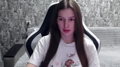 Nancy online show from December 2024 12:35:01 PM