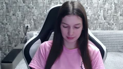 Nancy online show from December 2024 12:06:01 PM
