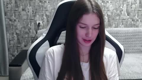 Nancy online show from December 2024 12:51:02 PM