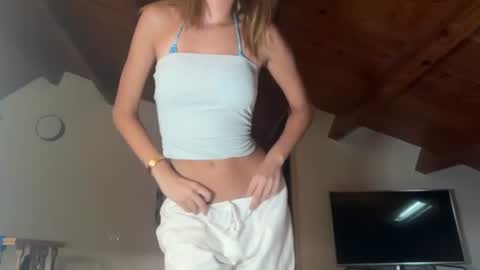 Snapshot of honeyyy95 chatting on July 2026 05:13:01 AM Honey online show from July 2026 05:13:01 AM