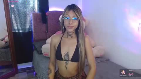 Hoollly Jones online show from September 2025 02:10:01 PM