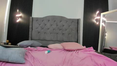 hoot_booys_ online show from October 2025 03:16:01 PM