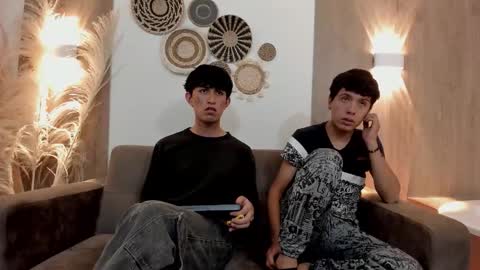 hoot_booys_ online show from November 2025 07:59:02 PM