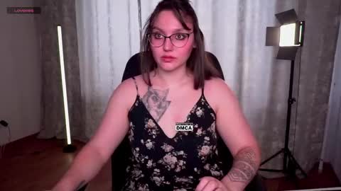 Snapshot of hoot_owl_cb chatting on March 2026 12:35:01 AM Karina online show from March 2026 12:35:01 AM