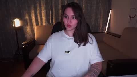 Snapshot of hoot_owl_cb chatting on June 2026 03:42:02 PM Karina online show from June 2026 03:42:02 PM