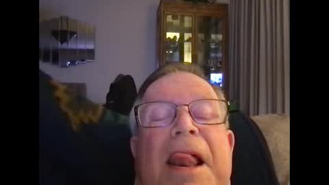 Snapshot of horndog69b chatting on March 2025 08:59:01 AM horndog online show from March 2025 08:59:01 AM