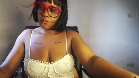 Snapshot of horny_ebonygirl_ chatting on April 2026 08:28:02 AM horny_ebonygirl_ online show from April 2026 08:28:02 AM