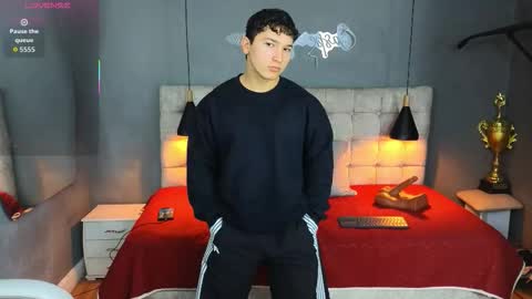 horny_nick18 online show from October 2025 10:35:01 AM