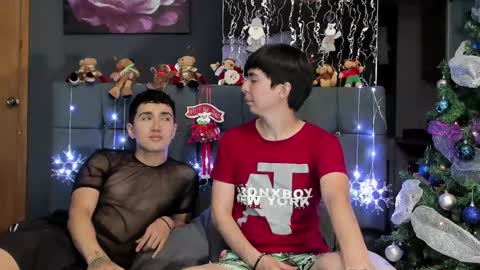 Alex and Camilo online show from December 2024 09:37:02 PM