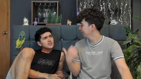 Alex and Camilo online show from March 2025 09:48:01 PM