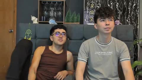 Alex and Camilo online show from March 2025 09:46:02 PM