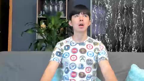 Alex and Camilo online show from October 2025 08:29:02 PM