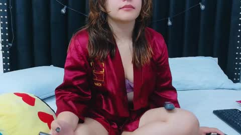 Khloe  online show from October 2025 12:23:02 PM