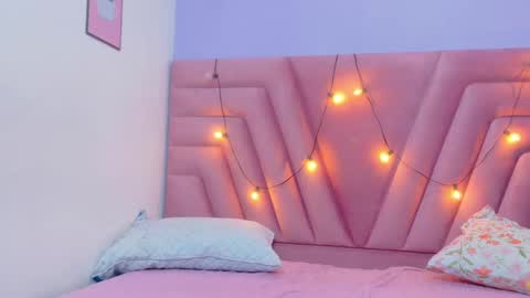 Snapshot of hornybarelylegalgirl chatting on February 2026 12:26:01 PM Khloe online show from February 2026 12:26:01 PM