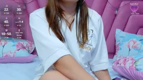 Snapshot of hornybarelylegalgirl chatting on February 2026 12:12:01 PM Khloe online show from February 2026 12:12:01 PM