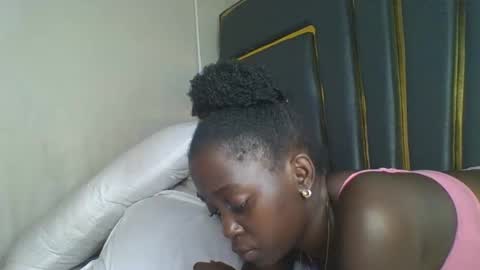 Bella online show from November 2025 08:08:02 AM