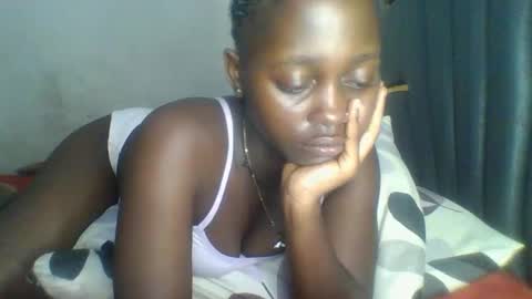 Snapshot of hornybella84 chatting on May 2026 07:16:01 AM Bella online show from May 2026 07:16:01 AM