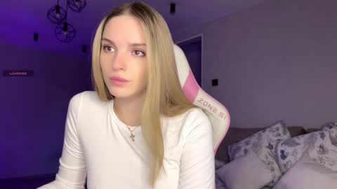 Snapshot of hornybunnyss chatting on February 2025 02:14:02 PM Sonya online show from February 2025 02:14:02 PM