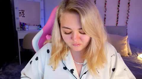 HornyCakee online show from October 2025 09:52:02 AM