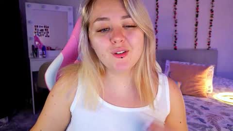 HornyCakee online show from October 2025 12:51:01 PM