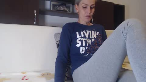 Snapshot of hornygirllx chatting on September 2025 06:23:02 PM AshlineKatte online show from September 2025 06:23:02 PM