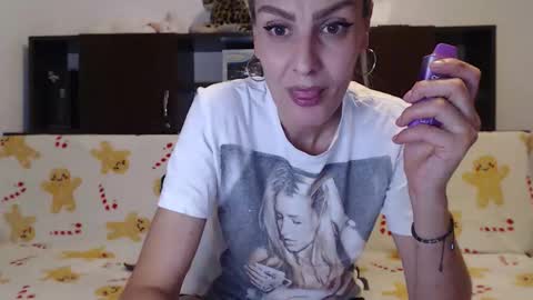 Snapshot of hornygirllx chatting on October 2025 06:50:02 PM AshlineKatte online show from October 2025 06:50:02 PM