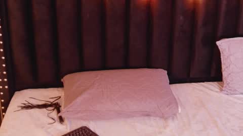 Natasha  online show from October 2025 10:00:01 PM