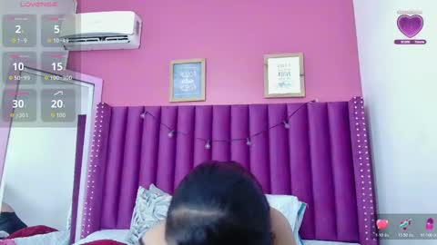 Natasha  online show from November 2025 11:43:02 AM